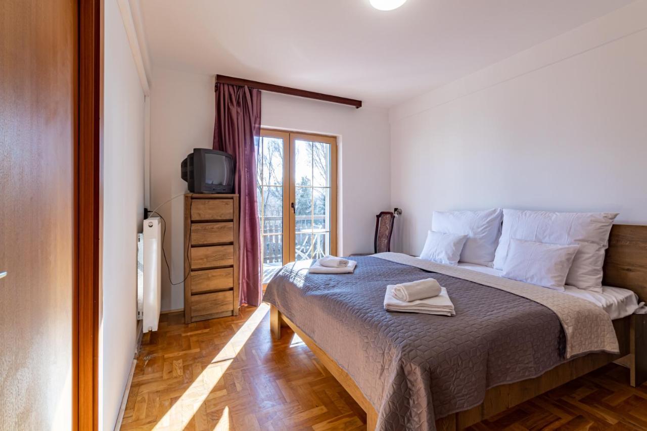 Peregrino Panzio Bed & Breakfast Budaors Bagian luar foto