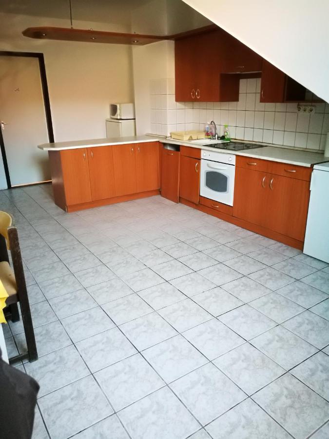 Peregrino Panzio Bed & Breakfast Budaors Bagian luar foto