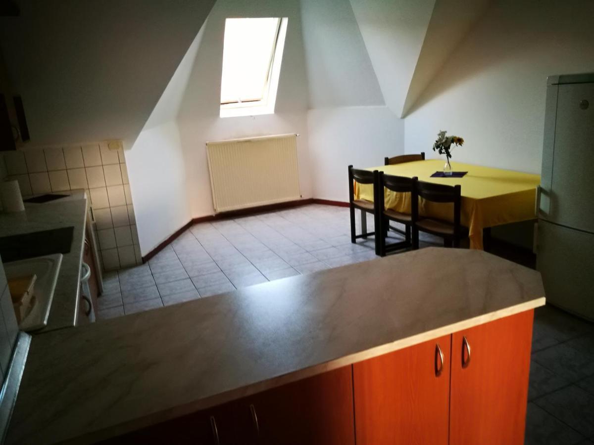 Peregrino Panzio Bed & Breakfast Budaors Bagian luar foto