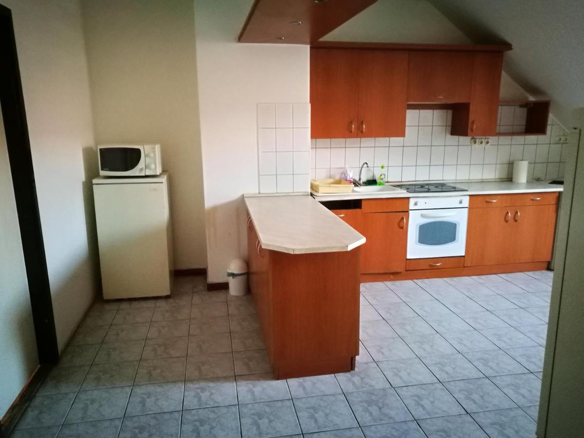 Peregrino Panzio Bed & Breakfast Budaors Bagian luar foto